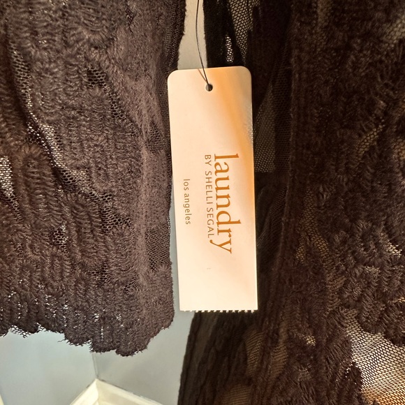 NWT - laundry BY SHELLI SEGAL black top. Size 2. - Picture 5 of 8